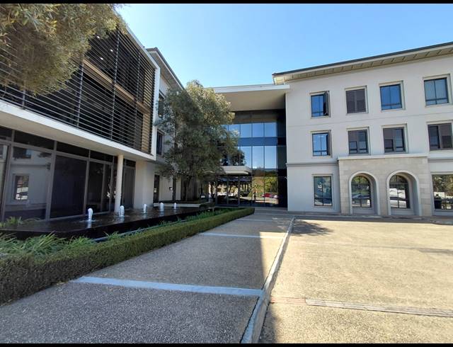 329M² OFFICE TO LET IN MAGALIESSIG